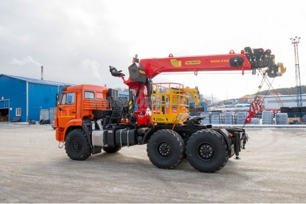 Седельный тягач с КМУ ИТ-200 (тросовый, люлька) УСТ 5453 Камаз 43118 