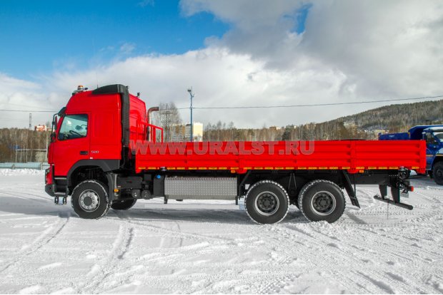 Автомобиль бортовой Контейнеровоз Volvo FM 6x6 