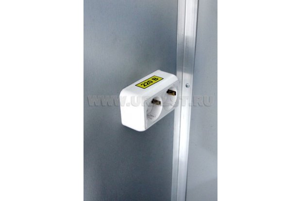 Розетка 220 В двойная