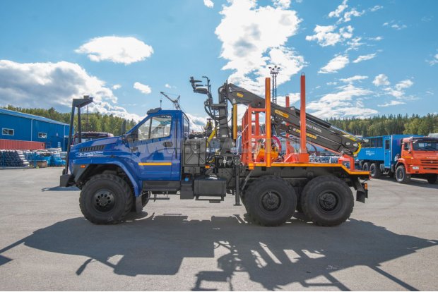 Лесовоз с манипулятором VM10L74 УСТ 5453 Урал NEXT 5557-74Е5М28