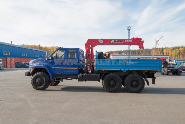 Бортовой автомобиль с КМУ UNIC UR-V554 (тросовый) УСТ 5453 Урал NEXT 4320-72, сдвоенная кабина