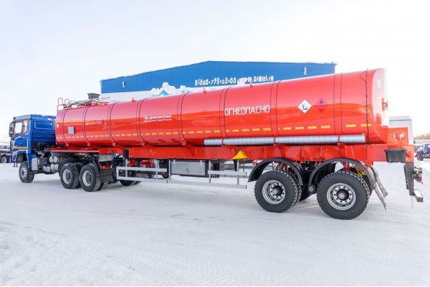 Полуприцеп цистерна для нефти ППЦН 40ПТ-24Д ПТ УСТ 9465 рамная, термос ССУ 1470, горловина в передней части
