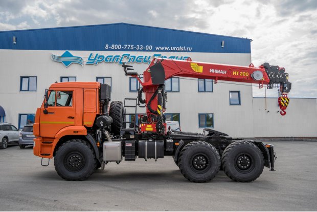 Седельный тягач с КМУ ИТ-200 (тросовый) УСТ 5453 Камаз 43118 сп.м