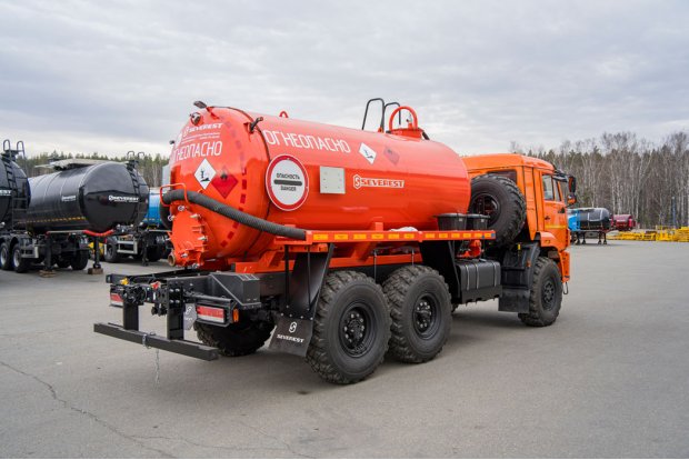 Автоцистерна вакуумная АКН-10 КО