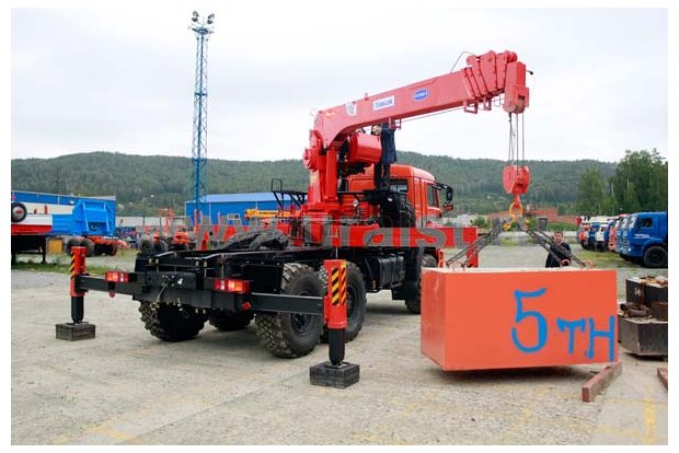 Седельный тягач с КМУ KS-1256G-II (тросовый) УСТ 5453 Камаз 44108 (CUMMINS)