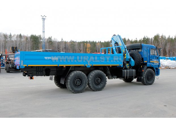 Автомобиль бортовой Камаз 43118 (Cummins) с краном-манипулятором ИМ-180