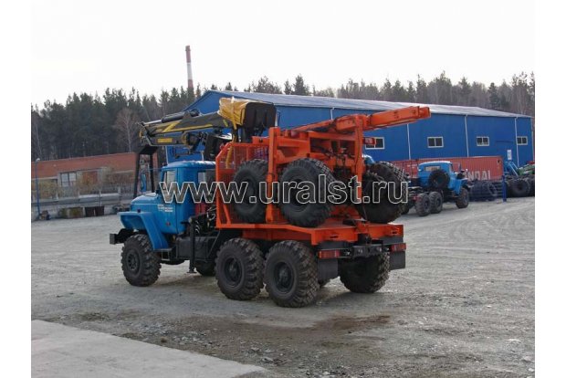 Лесовозный автопоезд Урал 5557-1151-60Е5 с манипулятором ОМТЛ 97-04+УСТ 94651С ТЕЛЕСКОП