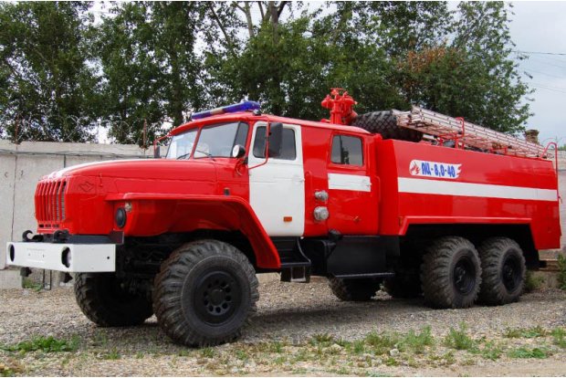 АЦ-8,0-40 Урал 4320 в кабине