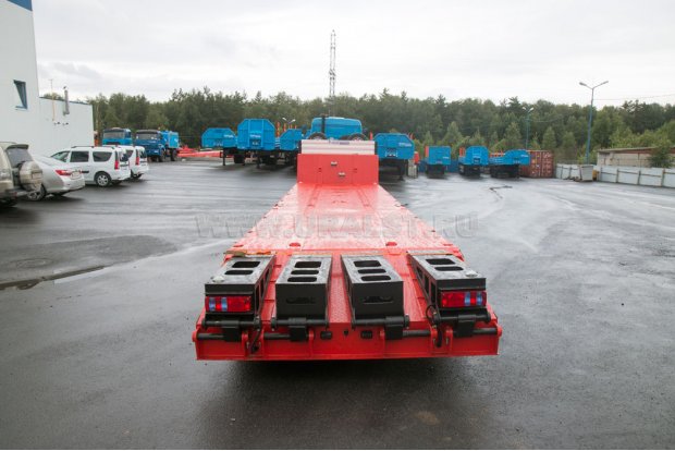 Полуприцеп-тяжеловоз (трал) 943000-123АУК-2К
