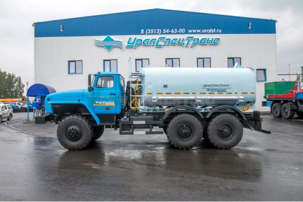 Автоцистерна для воды АЦПТ-8НО УСТ 5453 Урал 5557-1112-60 насос, обогрев