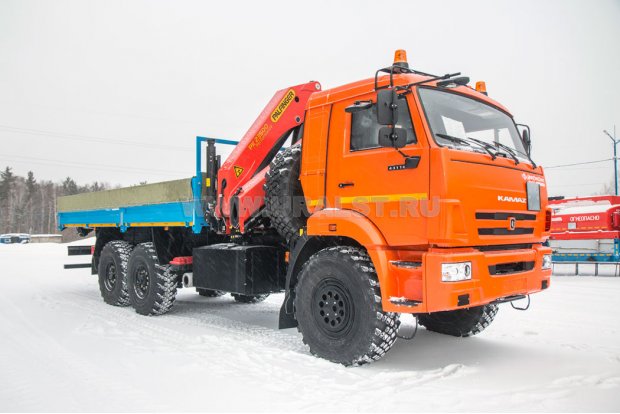 Бортовой автомобиль Камаз с краном-манипулятором