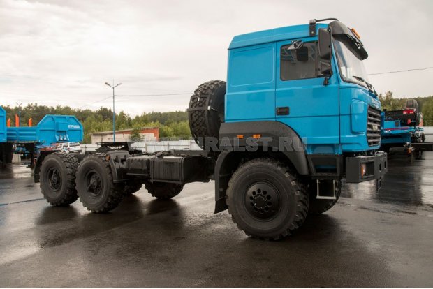 Седельный тягач Урал 44202-3521-82Е5