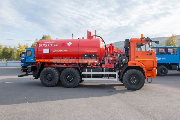 Автоцистерна вакуумная нефтепромысловая АКН-10 ВК УСТ 5453 Камаз 43118