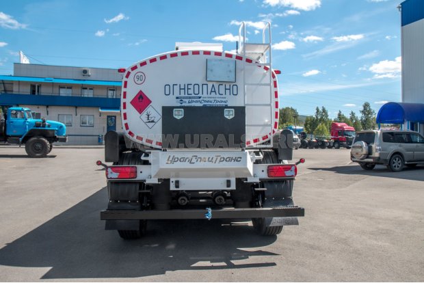 Полуприцеп-цистерна ППЦ 26-32-3НУ
