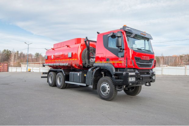 Автоцистерна АЦ 18 НА IVECO TRAKKER AD380T45W 4300 ММ
