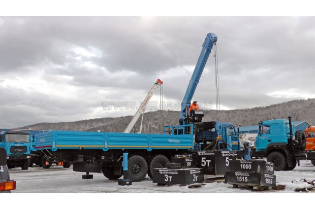 Автомобиль бортовой Камаз 43118-46 с КМУ DONGYANG SS2036