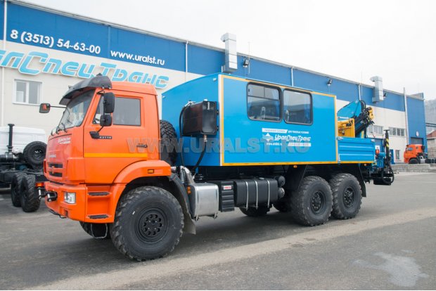 Автобус грузопассажирский на шасси Камаз 43118-50 с бортовой платформой и КМУ ИМ-150