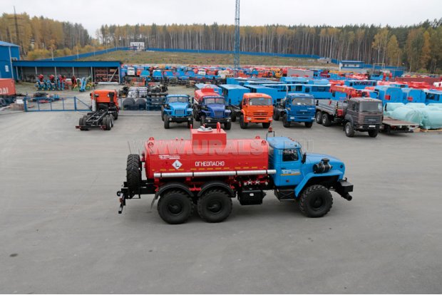 Автоцистерна АЦН-10 УСТ-5453 на шасси Урал 5557-70М