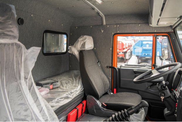 Спальное место в кабине водителя