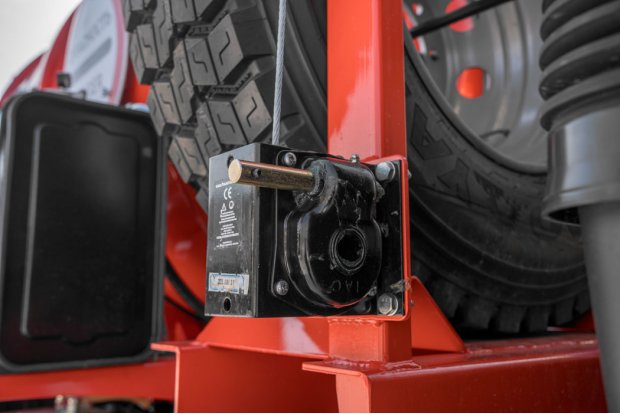 Лебедка запасного колеса