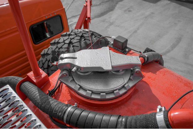 Люк отсека для чистой воды