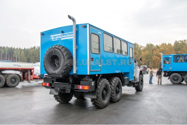 Вахтовый автобус Урал 22+2