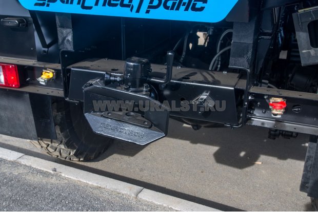 Заднее сцепное устройство