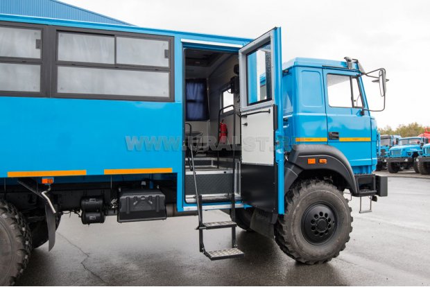 Автобус вахтовый Урал 32552-3020-79Е5 ГПА