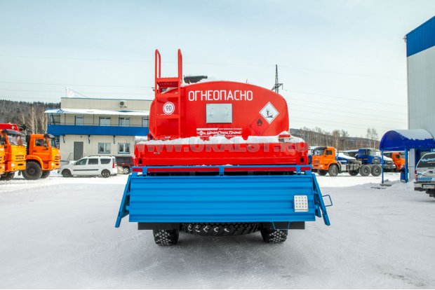 Бортовой контейнеровоз УСТ 54532Е Урал 4320-60 + Контейнер-цистерна КЦ-10