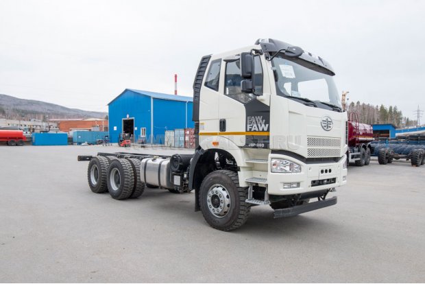 Шасси FAW CA3250 6х4, 390л.с., база 3800