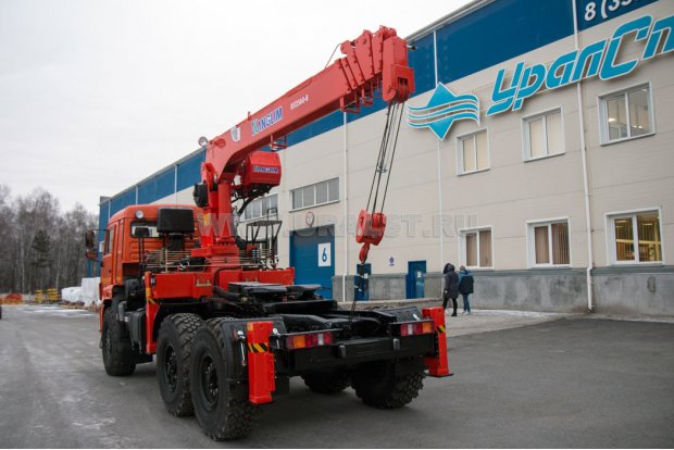 Седельный тягач с КМУ KS-1256G-II (тросовый) УСТ 5453 Камаз 53504 (44108)