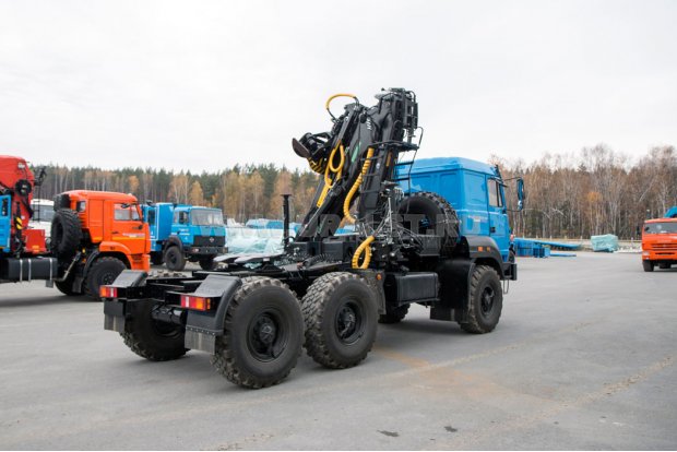 Седельный тягач с КМУ ОМТЛ-120-02 УСТ 5453 Урал 44202-82Е5