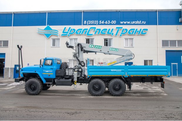 Автомобиль бортовой Урал 4320-72М с КМУ ИФ-300