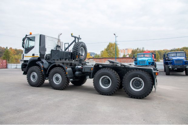 Седельный тягач IVECO-АМТ 733910