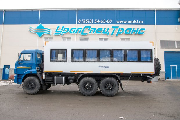 Автобус вахтовый 28 базовый УСТ 54535 Камаз 43118-50 сэндвич