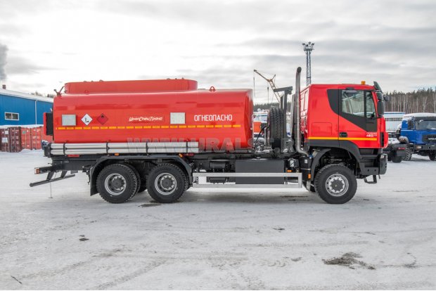 Автотопливозаправщик АТЗ-22-2 УСТ 5453 IVECO-AMT TRAKKER AТ380T45W база 4500