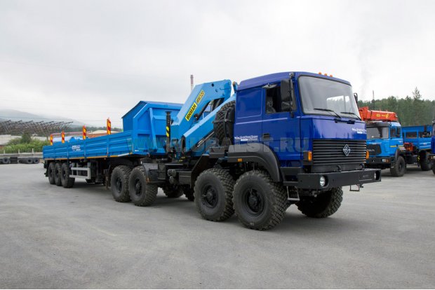 Седельный тягач Урал 8х8 с КМУ ИМ-320 УСТ-5453 + Полуприцеп контейнеровоз 35-31-12КБ УСТ-94651