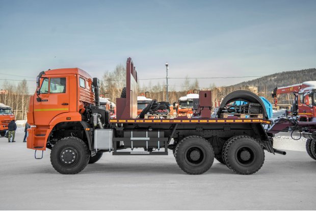 Трубовозный тягач ТПВ Камаз 6522-53