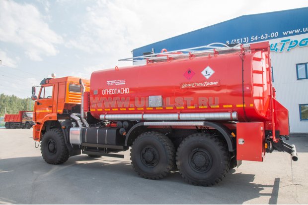 Автоцистерна для нефти АЦН-17Т УСТ-5453 на шасси Камаз 65224-43