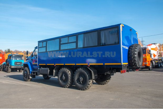 Автобус вахтовый Урал NEXT 3255-5013-71Е5