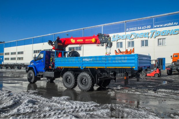 Автомобиль бортовой с КМУ ИТ-200 (тросовый) УСТ 54532Е Урал NEXT 4320-72Е6Г38