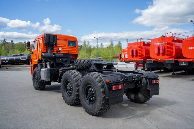 Седельный тягач Камаз 53504-76020-50 сп. место