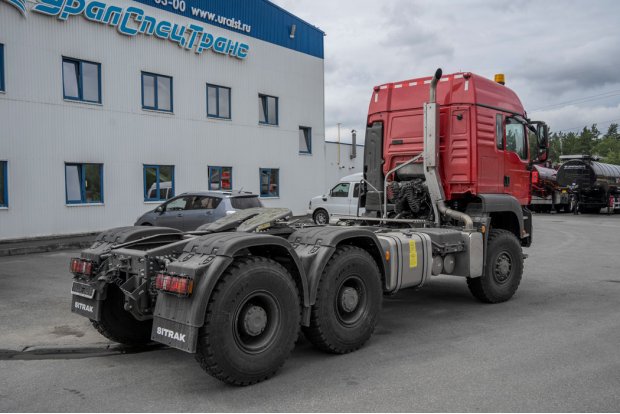 Седельный тягач SITRAK C7H 6х6