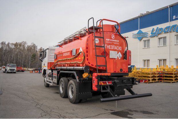 Автотопливозаправщик АТЗ (насос, счетчик, пистолет) АТЗ-17-2, УВТ-40, SHACMAN SX32586 6х6