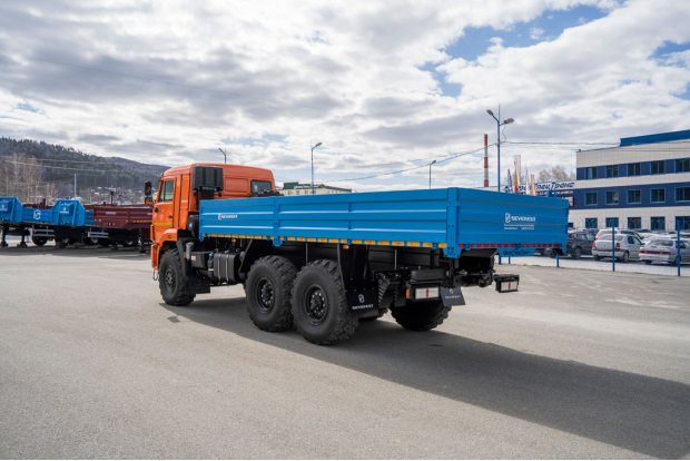 Бортовой автомобиль Камаз 43118