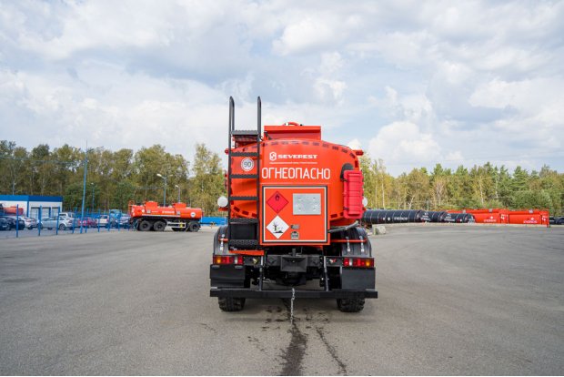 Автотопливозаправщик АТЗ-11-2