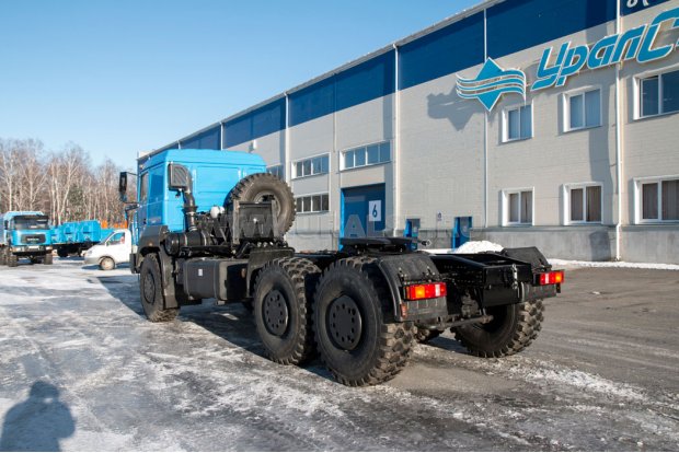 Седельный тягач Урал 63701М-1951 УСТ-5453