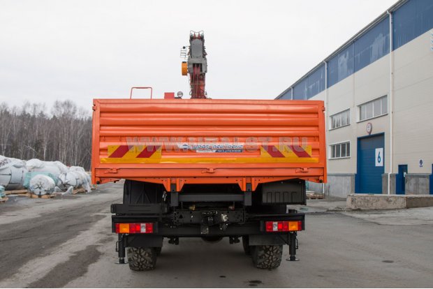 Автомобиль бортовой Камаз 43118-46 с краном-манипулятором ИТ-180