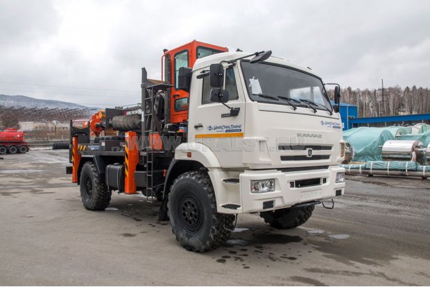 БКМ с SOOSAN SA040C УСТ 54535 Камаз 43502 (с кабиной оператора)