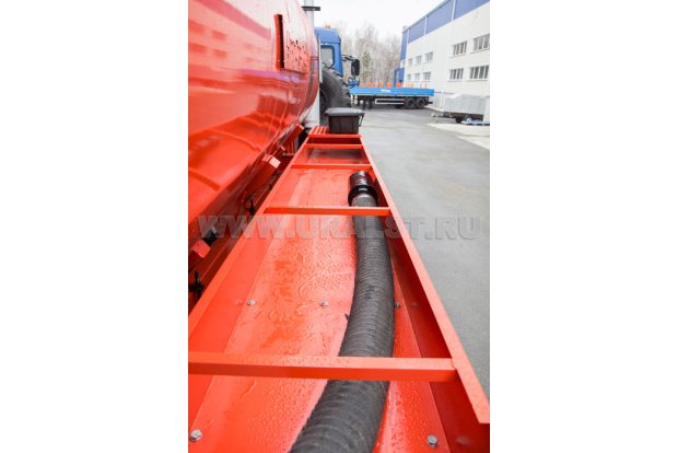 Автоцистерна вакуумная для нефтепродуктов АКН-10 PNR УСТ 5453 Камаз 43118-RR (CUMMINS) сп.м., доработка под ДОПОГ